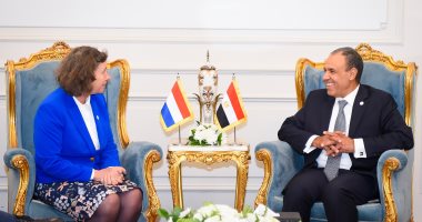 وزير الخارجية والهجرة يستقبل وزيرة اللجوء الهولندية