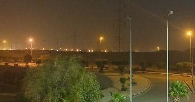 عاصفة ترابية تضرب محافظة أسوان الآن وانخفاض درجات الحرارة غدا.. فيديو