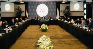 وزير الاستثمار يعقد لقاءا موسعا مع كبرى الشركات الفرنسية