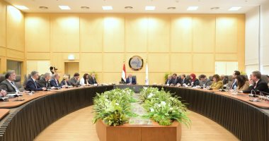 كامل الوزير يبحث مع ممثلي 29 شركة فرنسية فرص الاستثمار بالسوق المصرى لقاء موسع مع ممثلي 29 شركة ومؤسسة فرنسية