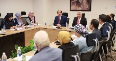 نائب وزير الصحة يعقد اجتماعًا لوضع خطة للاكتشاف المبكر للأوبئة وسرعة التعامل معها جانب من الإجتماع