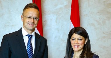 وزيرة التخطيط تعقد جلسة مباحثات مع وزير الخارجية والتجارة المجرى
