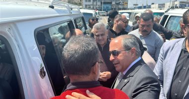 سائق بورسعيدى للمواطنين: "اللى ممعهوش فلوس يركب ببلاش"