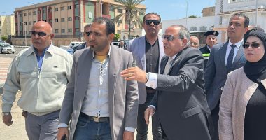 أنا مش خواجة.. محافظ بورسعيد يحدد مهلة لشركة نظافة بسبب "حى المناخ".. فيديو