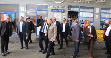 محافظ كفر الشيخ يتفقد عددا من محطات الوقود للتأكد من تطبيق الأسعار المقررة