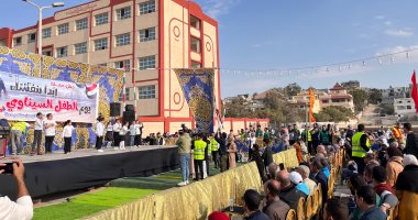 شباب متطوعون ينظمون احتفالاً بيوم الطفل السيناوى على شاطئ العريش