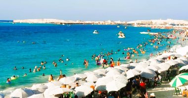 شواطئ مطروح والساحل الشمالى تستعد لاستقبال ملايين المصطافين.. تنوع الشواطئ والمقاصد الترفيهية والطقس المعتدل يجعلها الخيار الأول للمصريين والسياح.. مرسى مطروح "عاصمة المصايف" تشهد تطوير شامل للكورنيش.. صور شواطئ مطروح تستقبل ملايين المصطافين