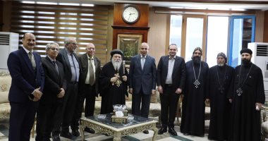 محافظ المنيا يلتقى الأنبا ديمتريوس لبحث عدد من الملفات بمركزى ملوى وديرمواس