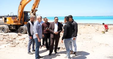 محافظ مطروح يتابع تطوير الكورنيش ويوجه بإنهائه قبل المصيف محافظ مطروح يتابع أعمال تطوير الكورنيش