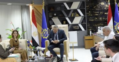 محافظ أسوان يستقبل وفد منظمة التعاون والتنمية الاقتصادية