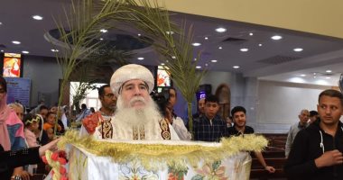 أساقفة بنى سويف يترأسون قداس "أحد الشعانين" بمشاركة الآلاف من الأقباط.. صور