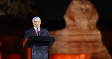 زاهي حواس: الأهرامات مقامة على أرض صلبة ولا صحة لوجود أعمدة أو حجرات أسفلها جانب من اللقاء