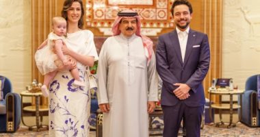 الأميرة رجوة الحسين تحمل طفلتها في أول زيارة رسمية لها خارج الأردن.. تفاصيل