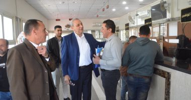 محافظ الغربية يجوب المراكز التكنولوجية ويلتقي المواطنين لحل المشكلات