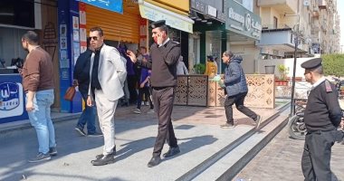 حى البساتين يشن حملة مكبرة لتنفيذ قرارات غلق وتشميع محلات بدون ترخيص.. صور حى البساتين يشن حملة مكبرة لتنفيذ قرارات غلق وتشميع محلات