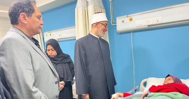 أزهري فلسطينى يوجه رسالة شكر لمفتى مصر عقب زيارته لجرحى غزة بمستشفى العريش