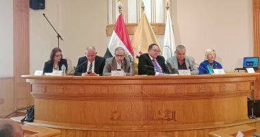 هل الذكاء الاصطناعى فرصة أم أزمة؟ مشاركون بالأعلى للثقافة يجيبون