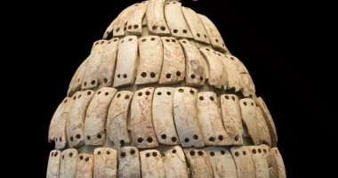 خوذات أنياب الخنزير في اليونان القديمة.. اعرف تاريخها خوذة أنياب الخنزير