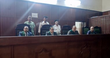 السجن المشدد 15 سنة لمتهم بقتل ابنة شقيقته بسبب" التيك توك" فى سوهاج هيئة المحكمة