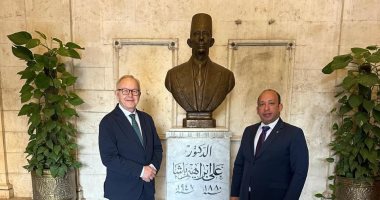 عميد طب قصر العينى يستقبل نظيره بجامعة كريستيان ألبريشت الألمانية لتعزيز التعاون عميد طب قصر العيني يستقبل نظيره من جامعة كريستيان