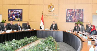 وزير الإسكان يتابع موقف تنفيذ مشروعات المبادرة الرئاسية "حياة كريمة" 