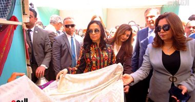 إبداع من مصر لدعم الحرف اليدوية.. منتجات الأسر تتصدر معرض ديارنا بالمتحف الزراعى.. صور معرض "ديارنا زهور الربيع"