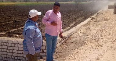 استجابة لطلب الأهالى.. فتح الطريق الموازى لطريق قطار مصنع أرمنت بحاجر الأقالتة