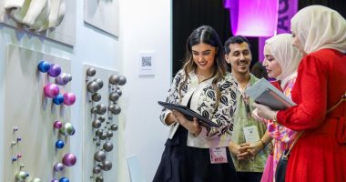 افتتاح معرض فنون العالم دبي 2025 بالمركز التجاري العالمي