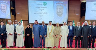 "الألكسو" تمنح حاكم الشارقة وسام الاستحقاق الثقافي العربي في نسخته الأولى جانب من حفل التكريم