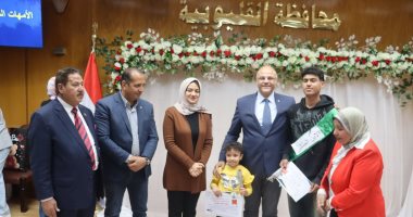 جبر الخواطر.. محافظ القليوبية يكرم الأيتام والأمهات المثاليات والابن المثالى