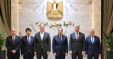 رئيس الوزراء يشهد توقيع حزمة من العقود الخاصة بمقاول الائتلاف المصرى الصينى المشترك