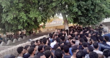 وصول جثمان سعد محمد لاعب الزمالك إلى قريته فى سوهاج وسط حالة من الحزن