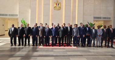 وزير العدل يكرم وفدا قضائيا صوماليا بعد اجتيازه التدريب بمركز الدراسات القضائية