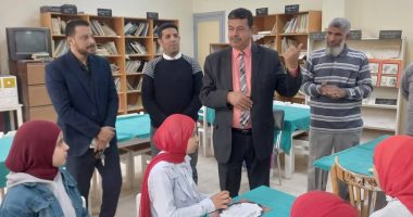 مدير تعليم سوهاج يتفقد مدرسة الديابات بنات بأخميم ويكرم الطالبات المتفوقات جانب من الجولة