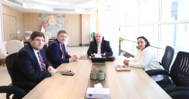 وزير التعليم العالى يبحث سبل تعزيز التعاون مع المجلس الثقافى البريطانى جانب من الاجتماع