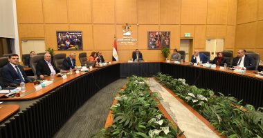 وزير الإسكان يتابع المشروعات السكنية بعددٍ من المحافظات والمدن الجديدة