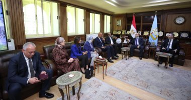 محافظ كفر الشيخ يستقبل رئيس البورصة ويشيد بدور السوق المالية فى تمكين الشباب