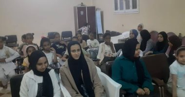 ندوات بالأقصر للرواق الأزهرى للطفل والأسرة بمركز شباب المريس حول احترام الوالدين.. صور