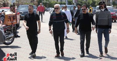 أشرف زكي وشريف عرفة وريهام عبد الغفور يحضرون جنازة سليمان عيد