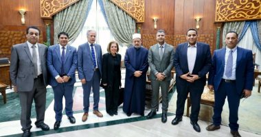 شيخ الأزهر ورئيسة القومى لحقوق الإنسان يبحثان تعزيز التعاون المشترك وفد من المجلس القومى لحقوق الإنسان يلتقي بشيخ الأزهر