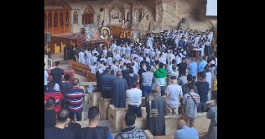 الأقباط يحتفلون بالجمعة العظيمة بدير سمعان الخراز بالمقطم (فيديو) 