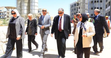 رئيس جامعة دمنهور يتفقد الأعمال الإنشائية لمبنى المستشفى الجامعي