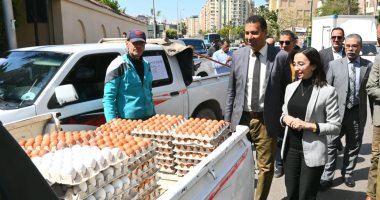 "اشترى ولون براحتك" بمناسبة شم النسيم.. مبادرة "بداية" تطلق قوافل غذائية بالبحيرة لبيع بيض المائدة بأسعار مخفضة.. 12سيارة محملة بـ1200 كرتونة تجوب الشوارع.. وقوافل متنقلة أمام الكنائس خلال عيد القيامة.. فيديو