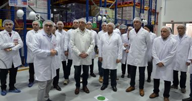 رئيس الوزراء يتفقد مصنع شركة يوتوبيا للصناعات الدوائية