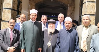 وفد أوقاف سوهاج يزور الكنائس لتقديم التهئنة بعيد القيامة المجيد.. صور