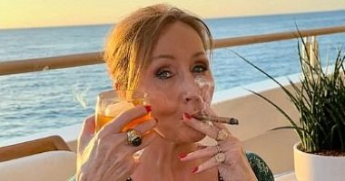 انتقادات لمؤلفة هارى بوتر بعد احتفال مثير للجدل واتهامات بتعاطي القنب