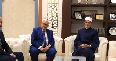مفتي الجمهورية يناقش إطلاق حملات توعوية للحفاظ على المياه وترشيد استخدامها مفتي الجمهورية والمهندس مصطفى الشيمي رئيس شركة مياه الشرب بالقاهرة الكبرى
