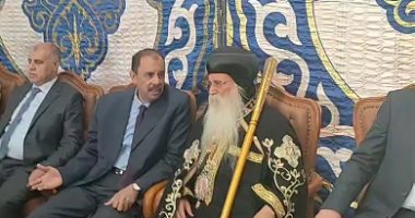 محافظ سوهاج يزور كنائس المحافظة للتهنئة بعيد القيامة المجيد.. فيديو محافظ سوهاج يقدم التهنئة بعيد القيامة المجيد