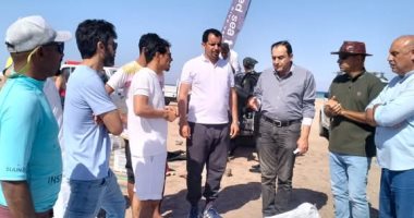 حملة للمتطوعين من المجتمع المحلى والأجانب لتنظيف قاع البحر بمدينة دهب المتطوعون خلال الحملة لتنظيف قاع البحر بمدينة دهب