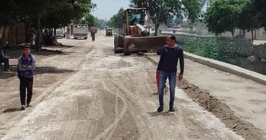 تجريد الطرق ورفع المخلفات وتطهير الترع بقرى الصف استعدادا لعيد شم النسيم